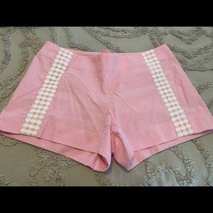 Lilly Pulitzer seersucker pink/white shorts Size 4